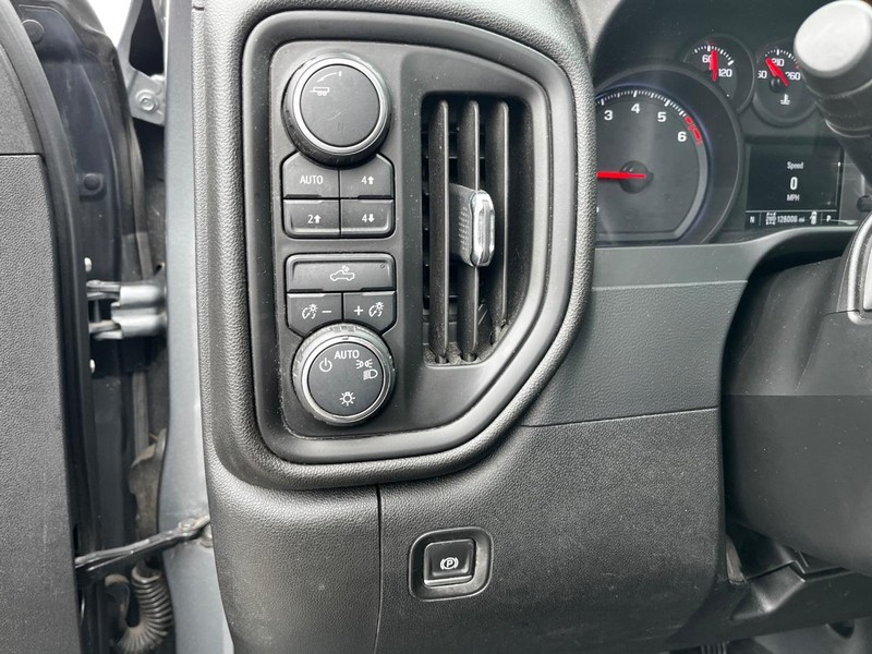 Chevrolet Silverado 1500 Vehicle Image 17