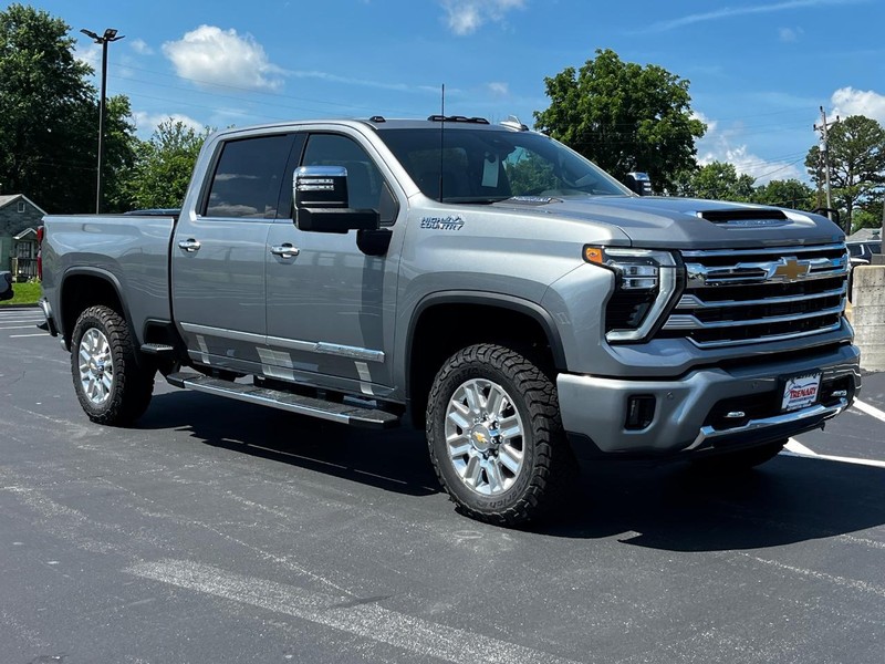 Chevrolet Silverado 2500HD Vehicle Image 02