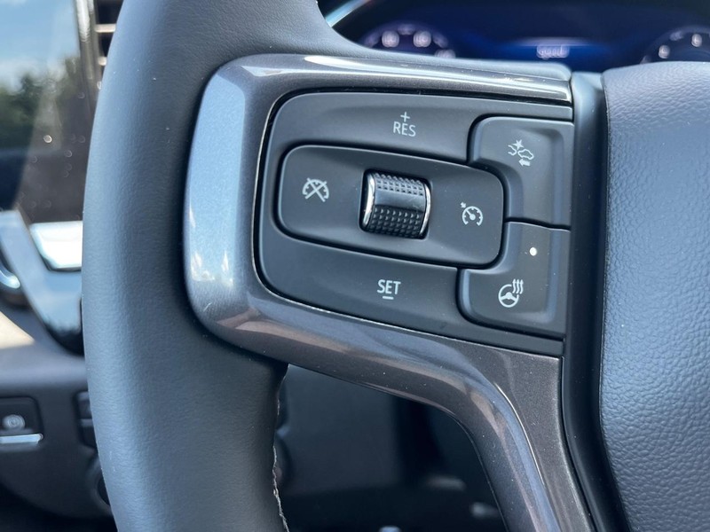 Chevrolet Silverado 2500HD Vehicle Image 13