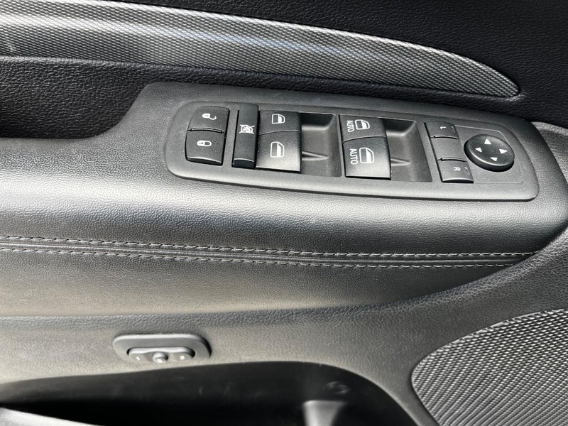 Dodge Durango Vehicle Image 16