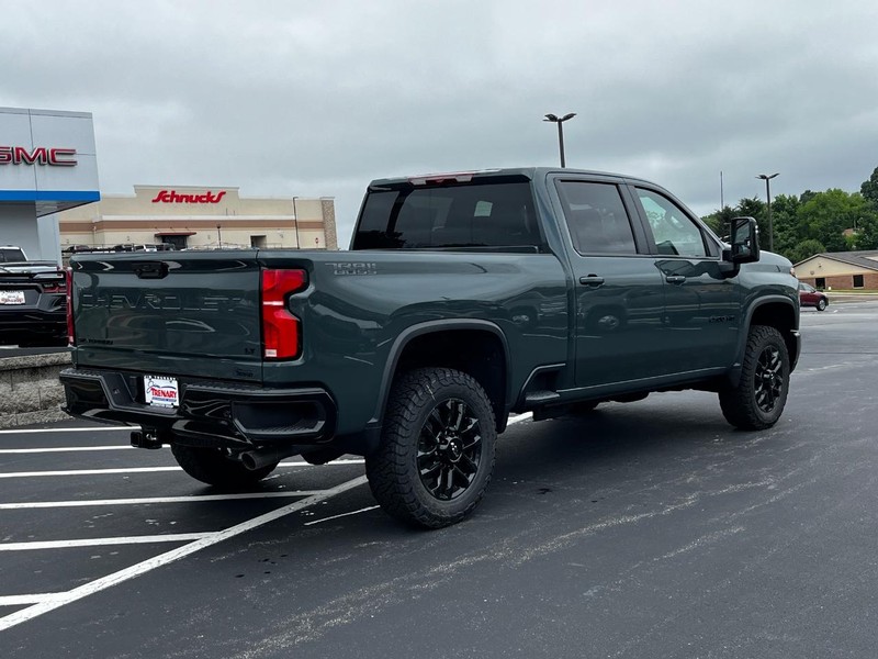 Chevrolet Silverado 2500HD Vehicle Image 04