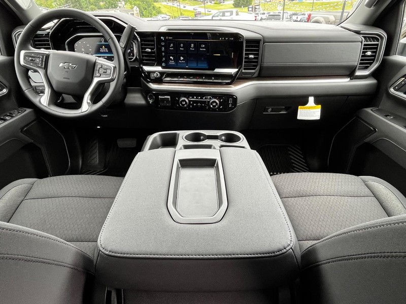 Chevrolet Silverado 2500HD Vehicle Image 06