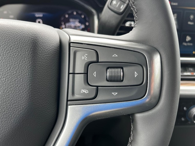 Chevrolet Silverado 2500HD Vehicle Image 13