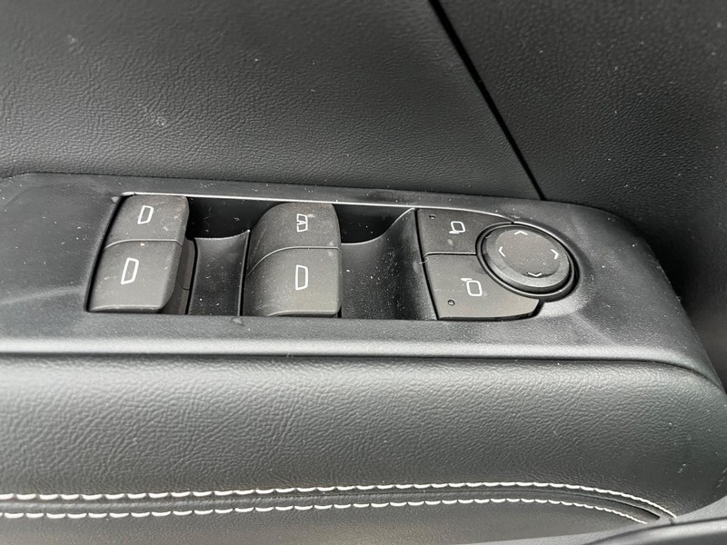 GMC Terrain Vehicle Image 09
