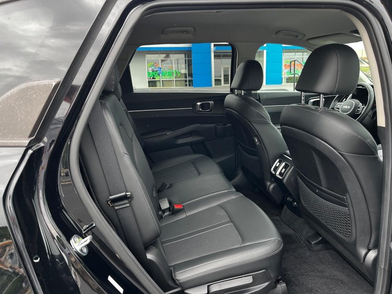 Kia Sorento Vehicle Image 10