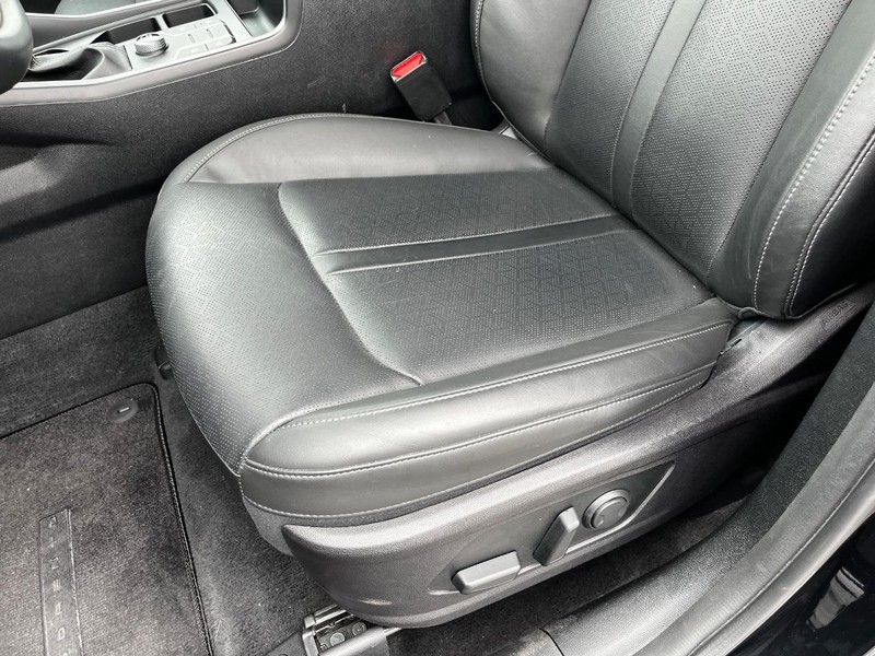 Kia Sorento Vehicle Image 16