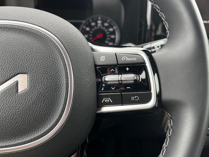 Kia Sorento Vehicle Image 18