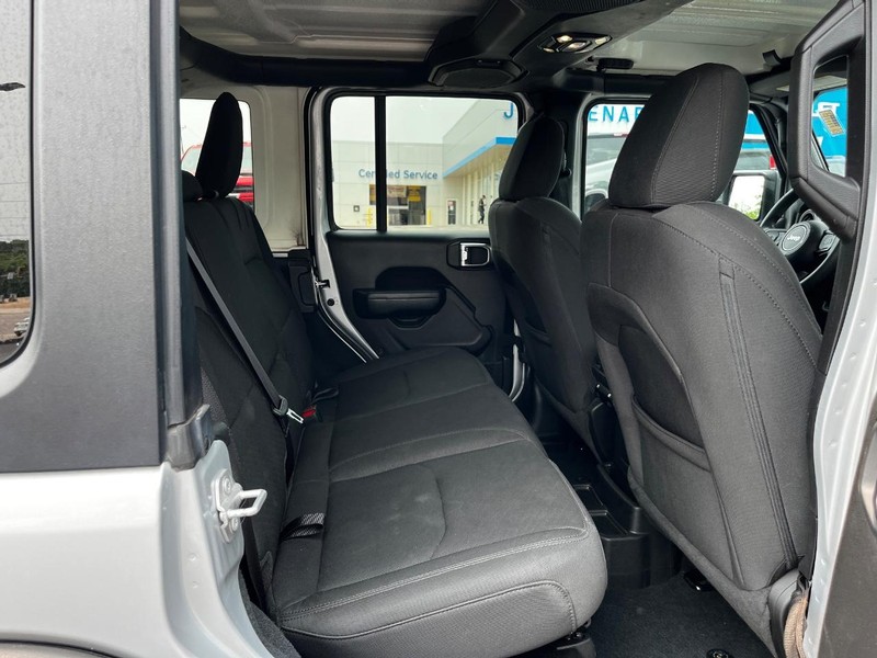 Jeep Wrangler 4xe Vehicle Image 10