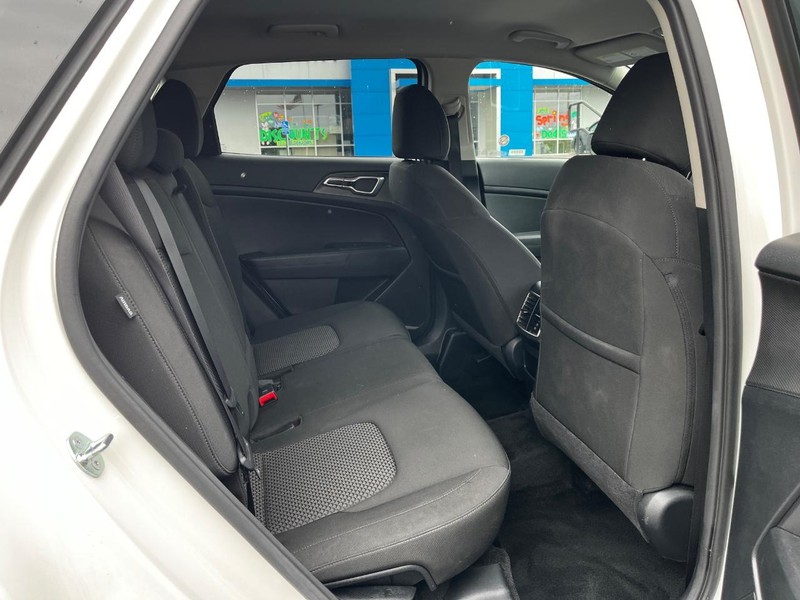 Kia Sportage Vehicle Image 10