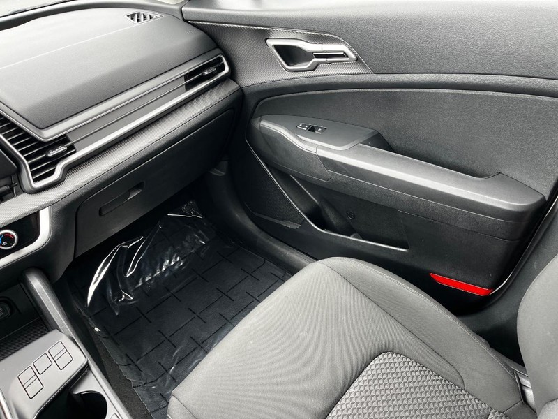 Kia Sportage Vehicle Image 13