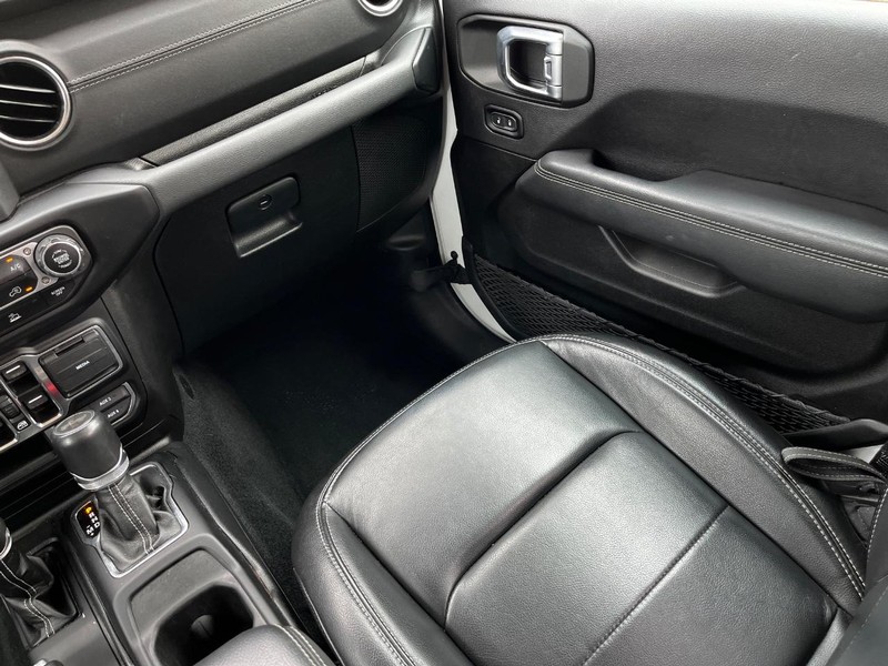 Jeep Wrangler 4xe Vehicle Image 13