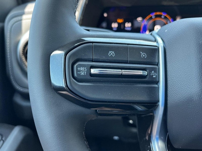 Chevrolet Colorado Vehicle Image 11