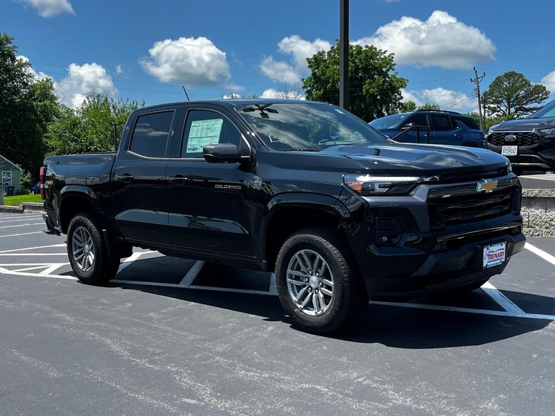 Chevrolet Colorado Vehicle Image 02