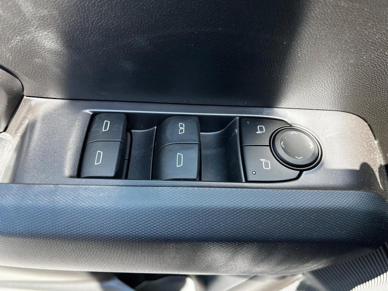 Chevrolet Colorado Vehicle Image 09