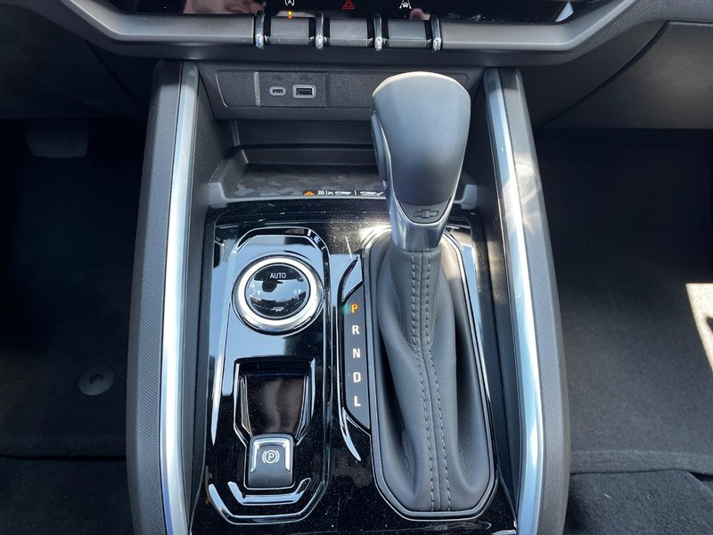 Chevrolet Colorado Vehicle Image 14