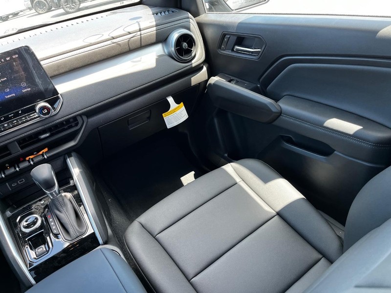 Chevrolet Colorado Vehicle Image 08
