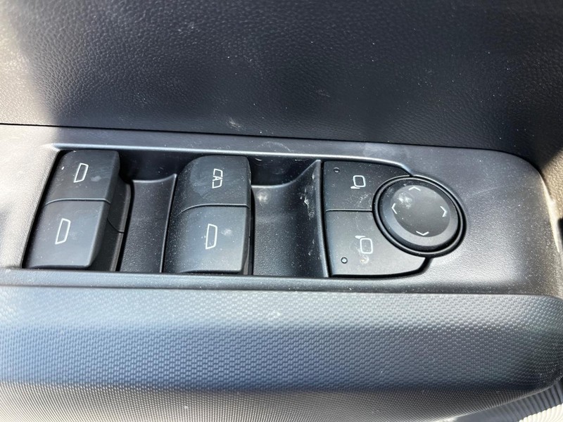Chevrolet Colorado Vehicle Image 09