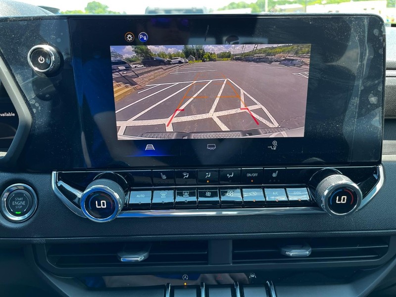 Chevrolet Colorado Vehicle Image 16