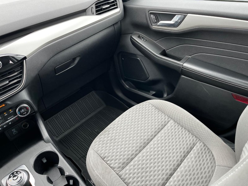 Ford Escape Vehicle Image 13