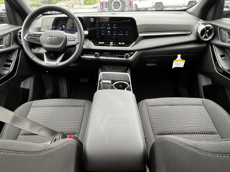 Chevrolet Equinox Vehicle Image 12
