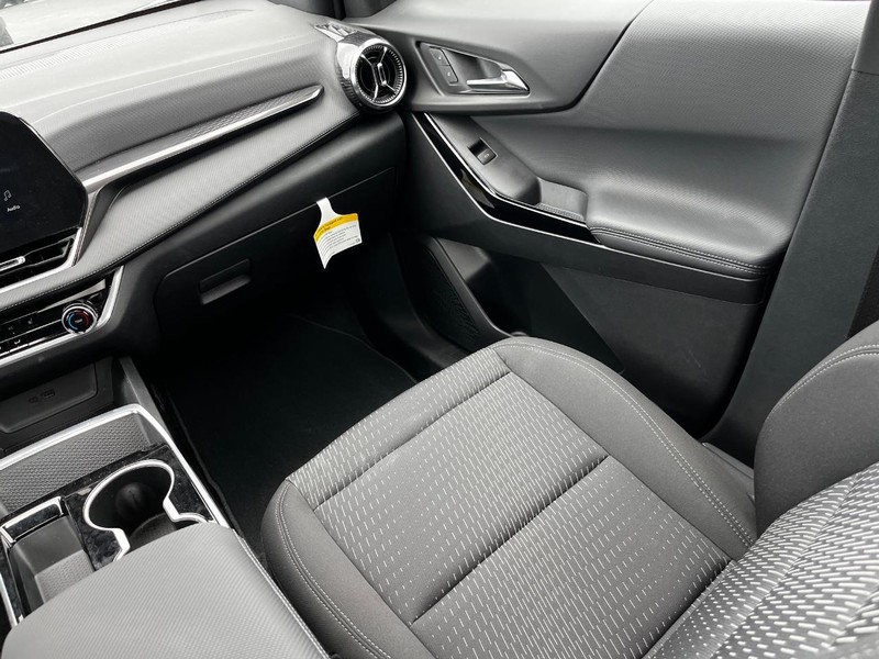 Chevrolet Equinox Vehicle Image 14