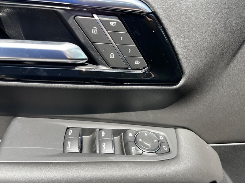 Chevrolet Tahoe Vehicle Image 13