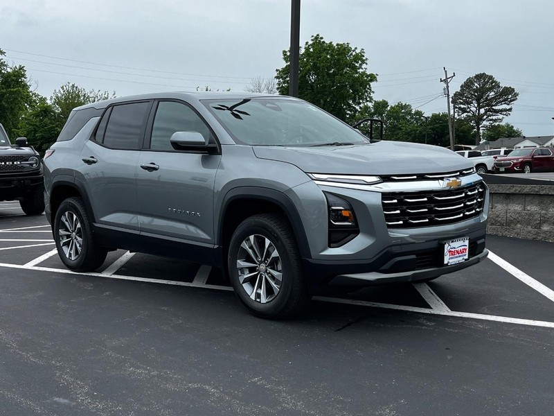 Chevrolet Equinox Vehicle Image 02