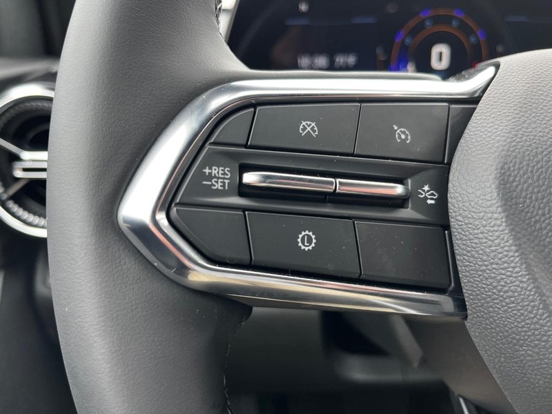 Chevrolet Equinox Vehicle Image 12