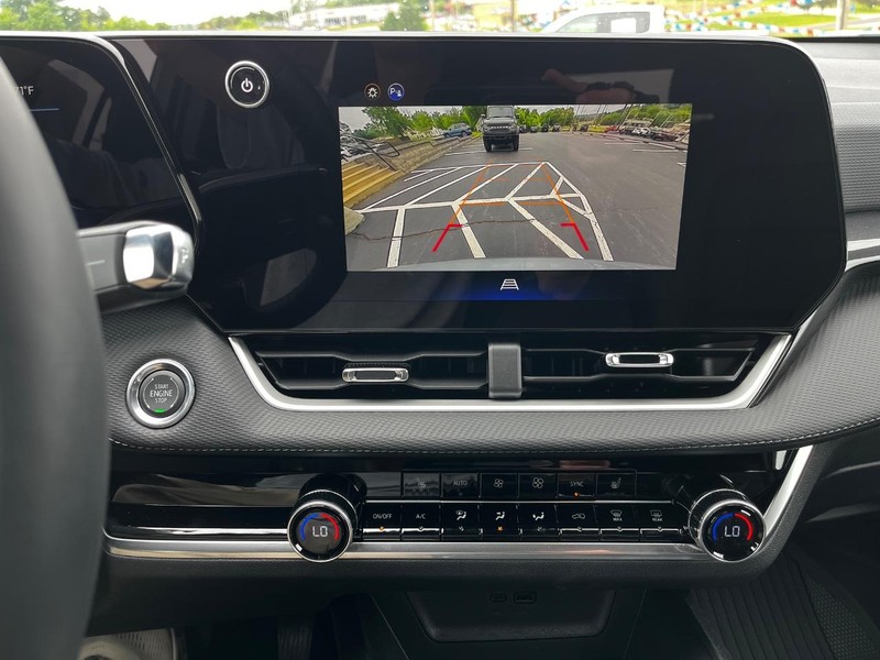 Chevrolet Equinox Vehicle Image 17
