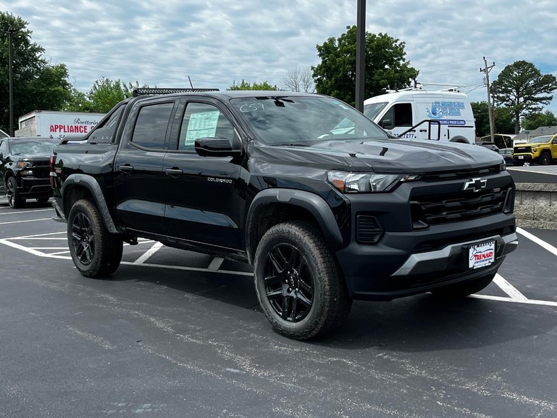 Chevrolet Colorado Vehicle Image 02