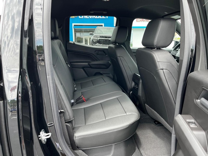 Chevrolet Colorado Vehicle Image 05