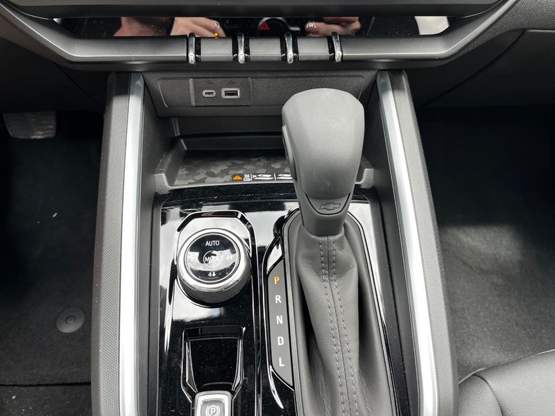 Chevrolet Colorado Vehicle Image 14