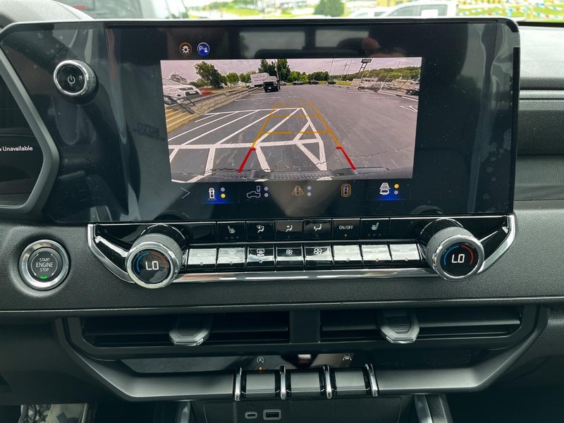 Chevrolet Colorado Vehicle Image 16