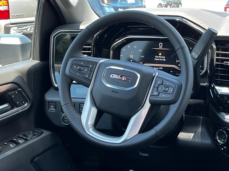 GMC Sierra 2500HD Vehicle Image 08
