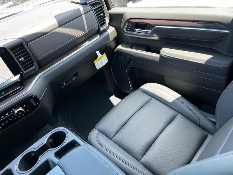 GMC Sierra 2500HD Vehicle Image 09