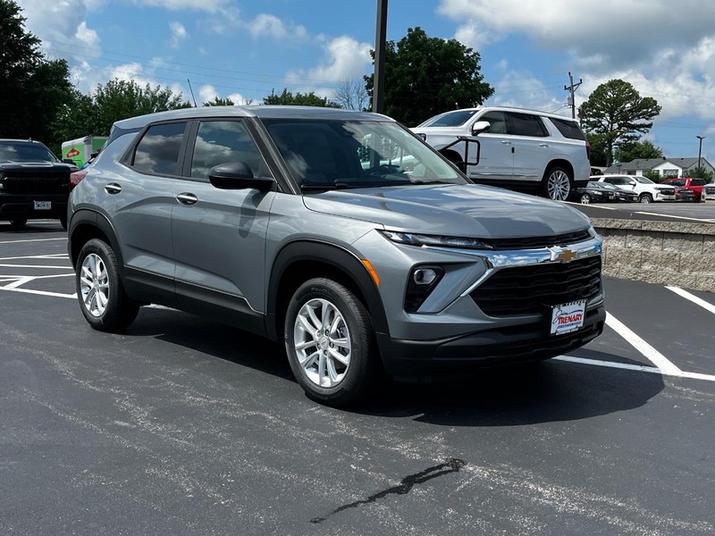 Chevrolet TrailBlazer Vehicle Image 02