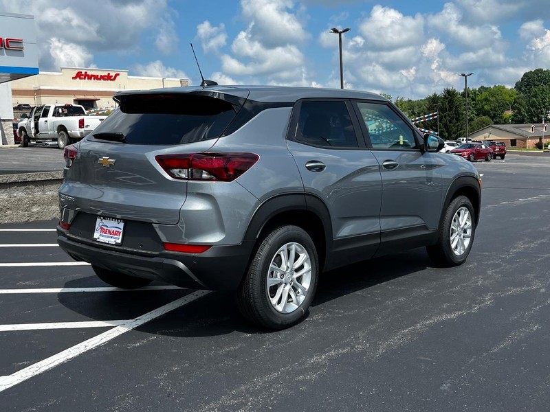 Chevrolet TrailBlazer Vehicle Image 04