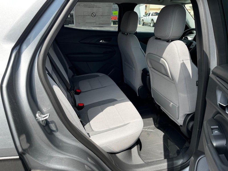 Chevrolet TrailBlazer Vehicle Image 05