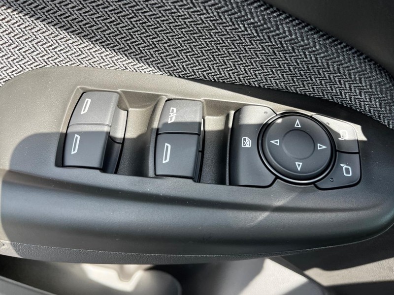 Chevrolet TrailBlazer Vehicle Image 09