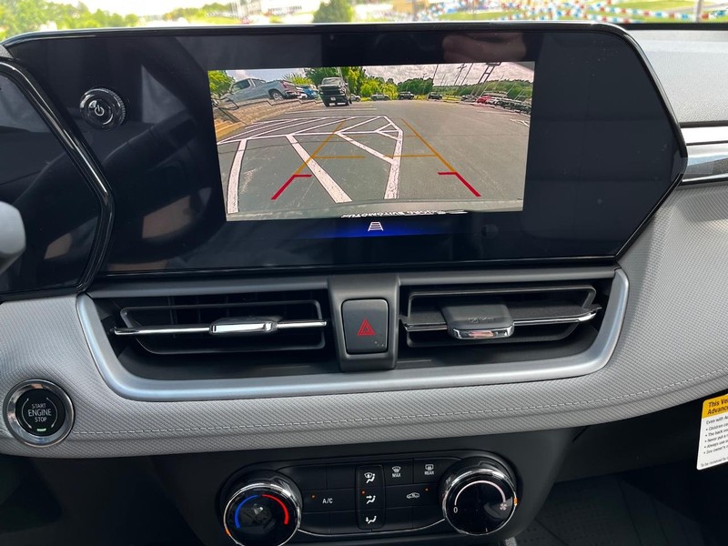 Chevrolet TrailBlazer Vehicle Image 16