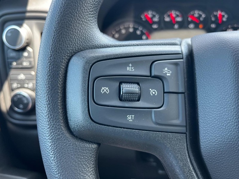 Chevrolet Silverado 1500 Vehicle Image 12