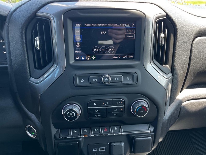Chevrolet Silverado 1500 Vehicle Image 14