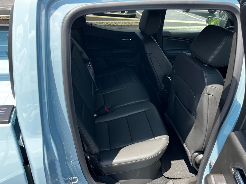 Chevrolet Colorado Vehicle Image 05
