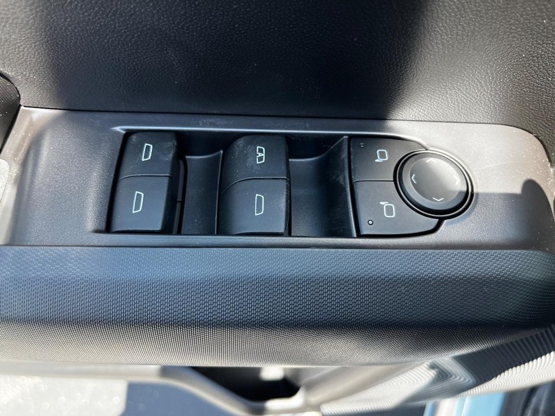 Chevrolet Colorado Vehicle Image 09