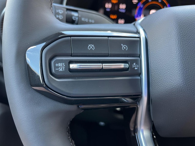 Chevrolet Colorado Vehicle Image 11