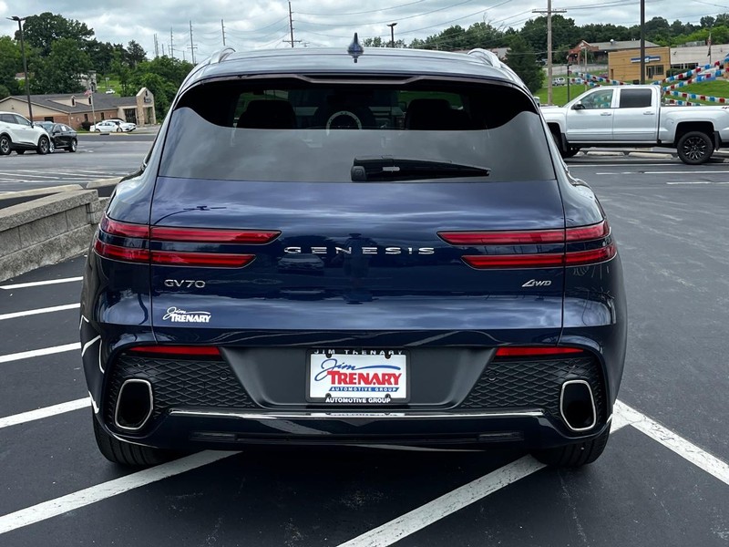 Genesis GV70 Vehicle Image 04