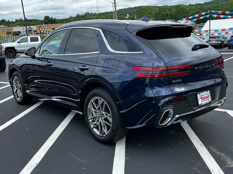 Genesis GV70 Vehicle Image 06
