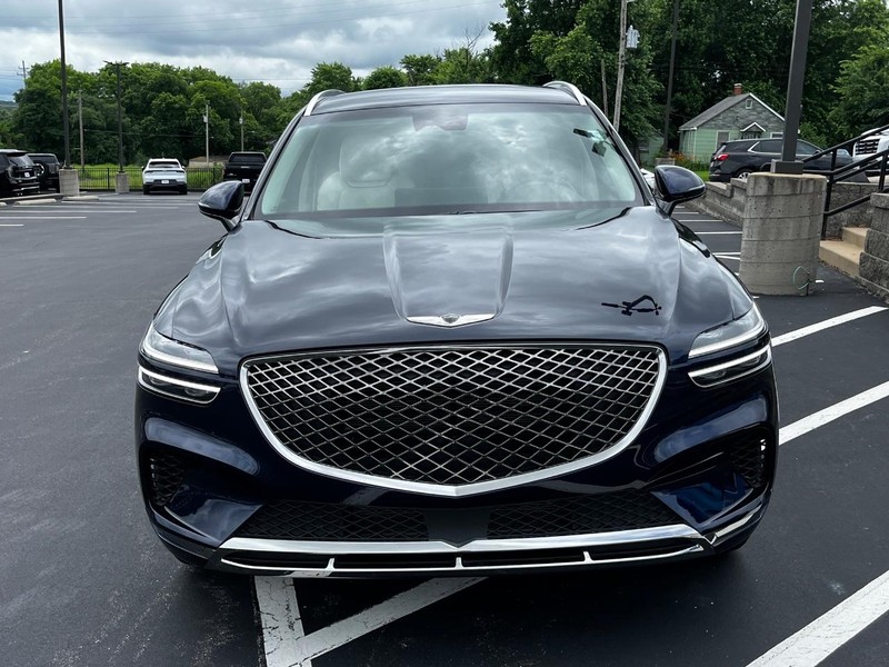 Genesis GV70 Vehicle Image 09