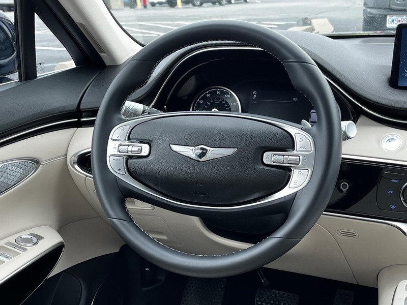 Genesis GV70 Vehicle Image 12
