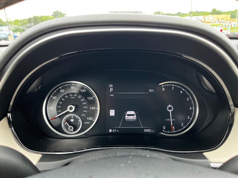 Genesis GV70 Vehicle Image 18
